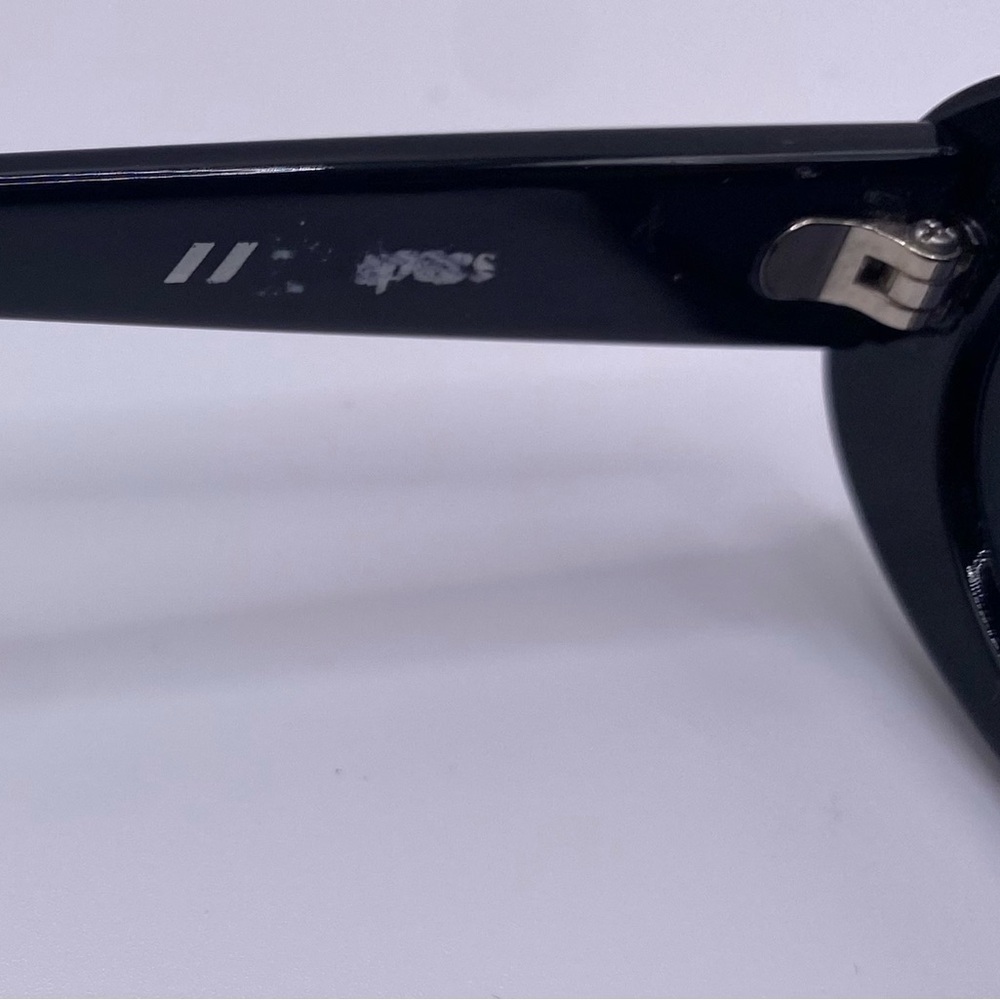 Le Specs Black Oval Sunglasses - Picture 4 of 5